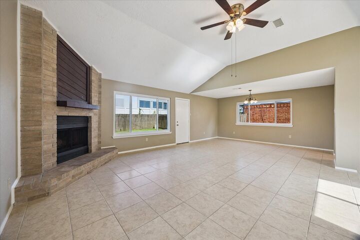 Property Photo:  16819 Quail Crest Court  TX 77489 