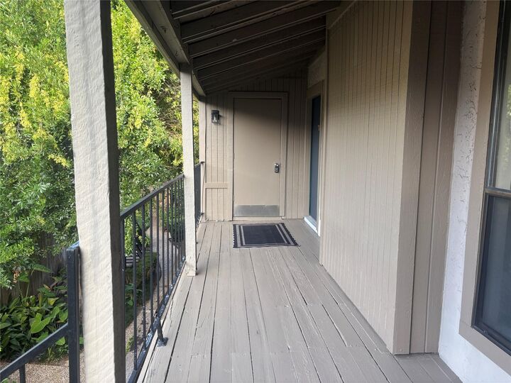 Property Photo:  5711 Sugar Hill Drive 26  TX 77057 