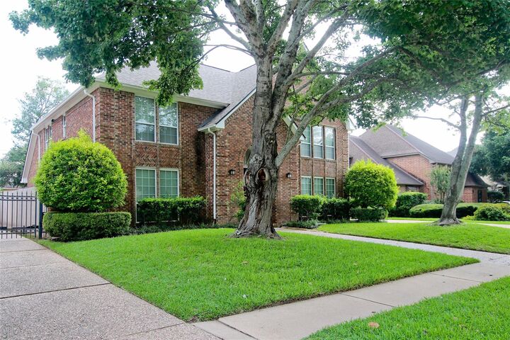 Property Photo: 2918 Deer Creek Drive TX 77478