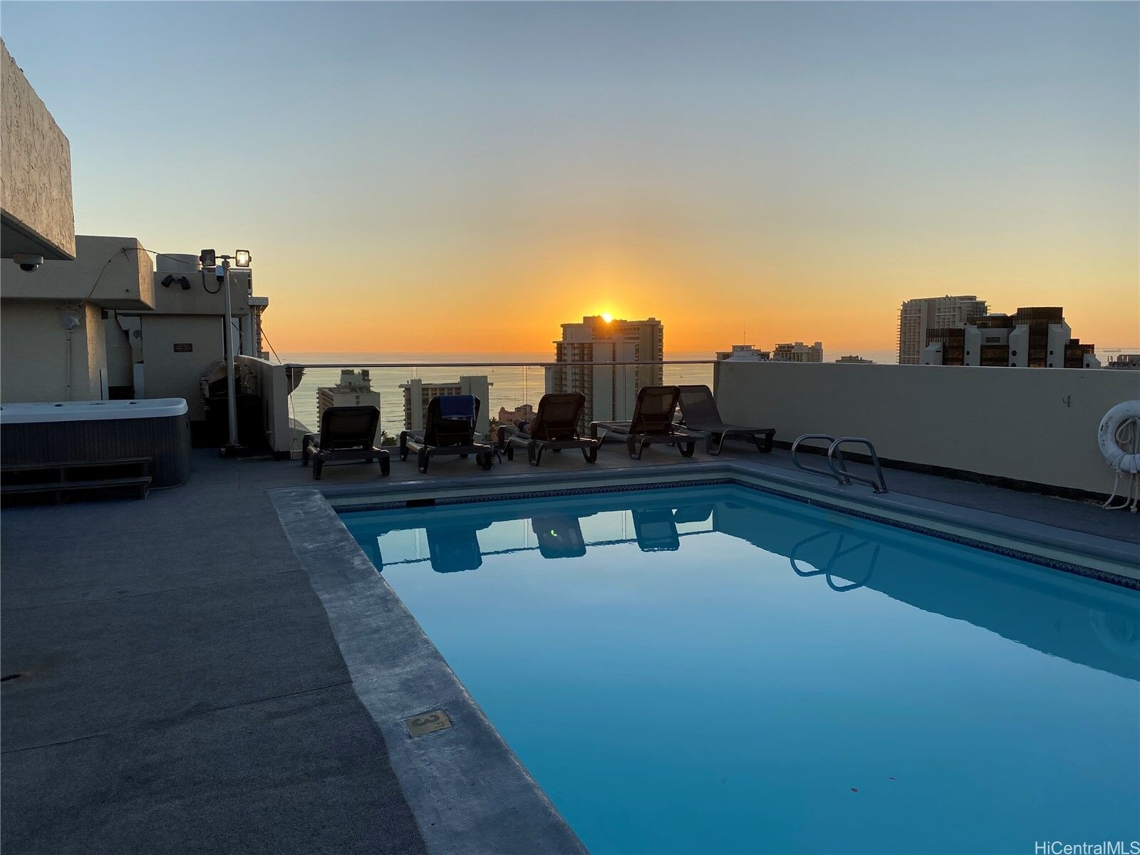 Property Photo:  2345 Ala Wai Boulevard 1804  HI 96815 