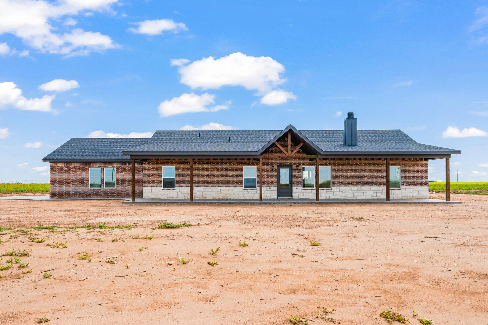 Property Photo: 3320 E County Road 5300 TX 79403