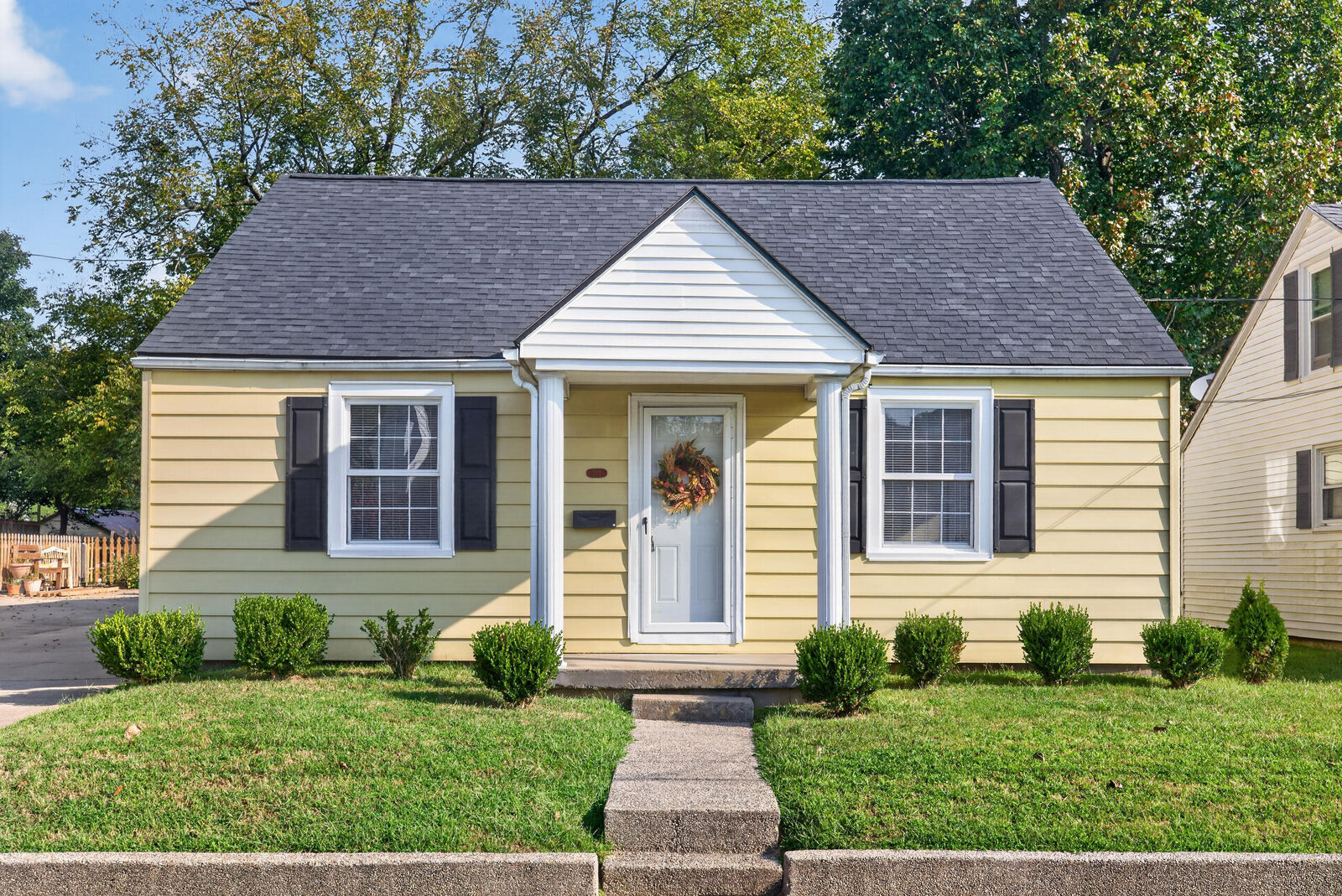 Property Photo: 511 E Walnut Street KY 40422