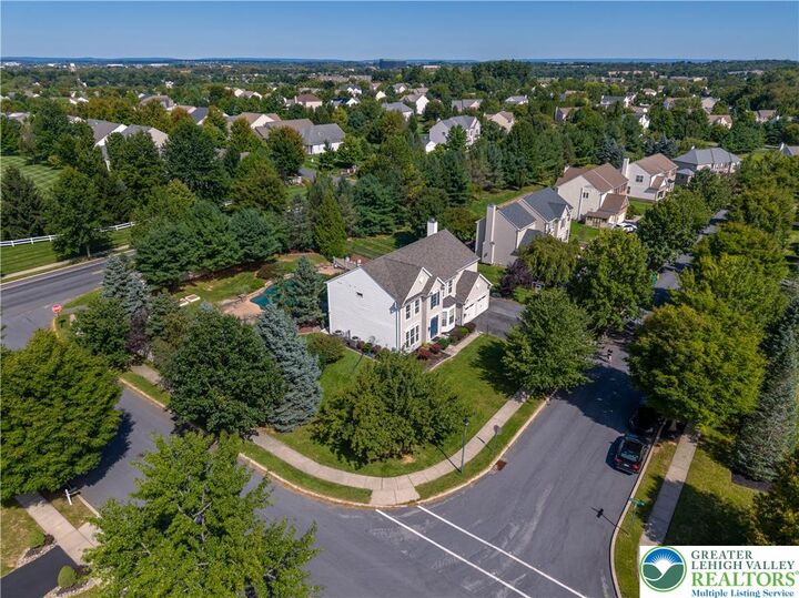 Property Photo:  2224 Pembrooke Drive  PA 18062 