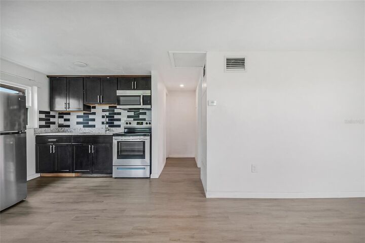 Property Photo: 723 24th Street NW FL 33881