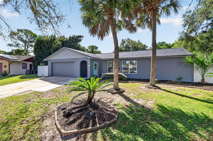 Property Photo: 304 Quail Court FL 32707