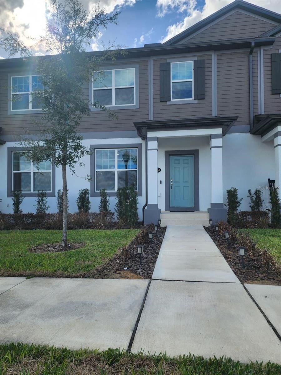 Property Photo:  12154 Plumpton Drive  FL 34787 