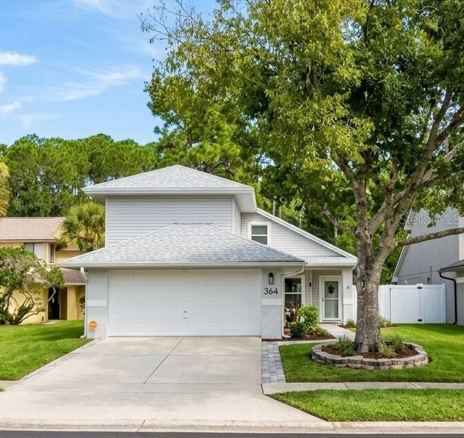 Property Photo: 364 Goldstone Court FL 32746