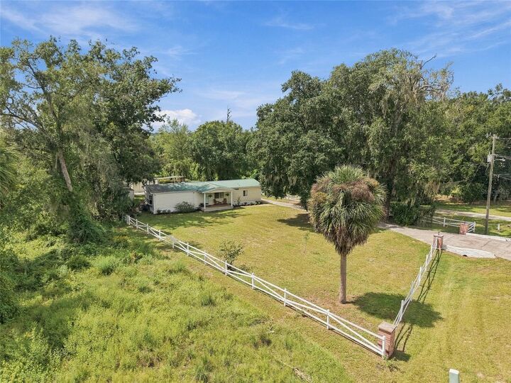 Property Photo: 17490 SE 24th Lane Road FL 34488