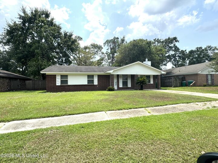 Property Photo: 2819 Lawnwood Drive MS 39564