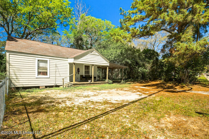 Property Photo:  420 Old Richton Road  MS 39465 