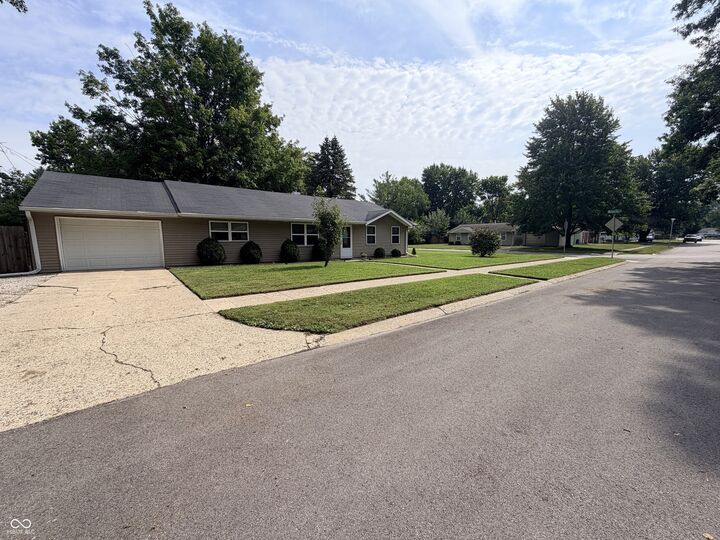 Property Photo:  400 N Grace Avenue  IN 47933 