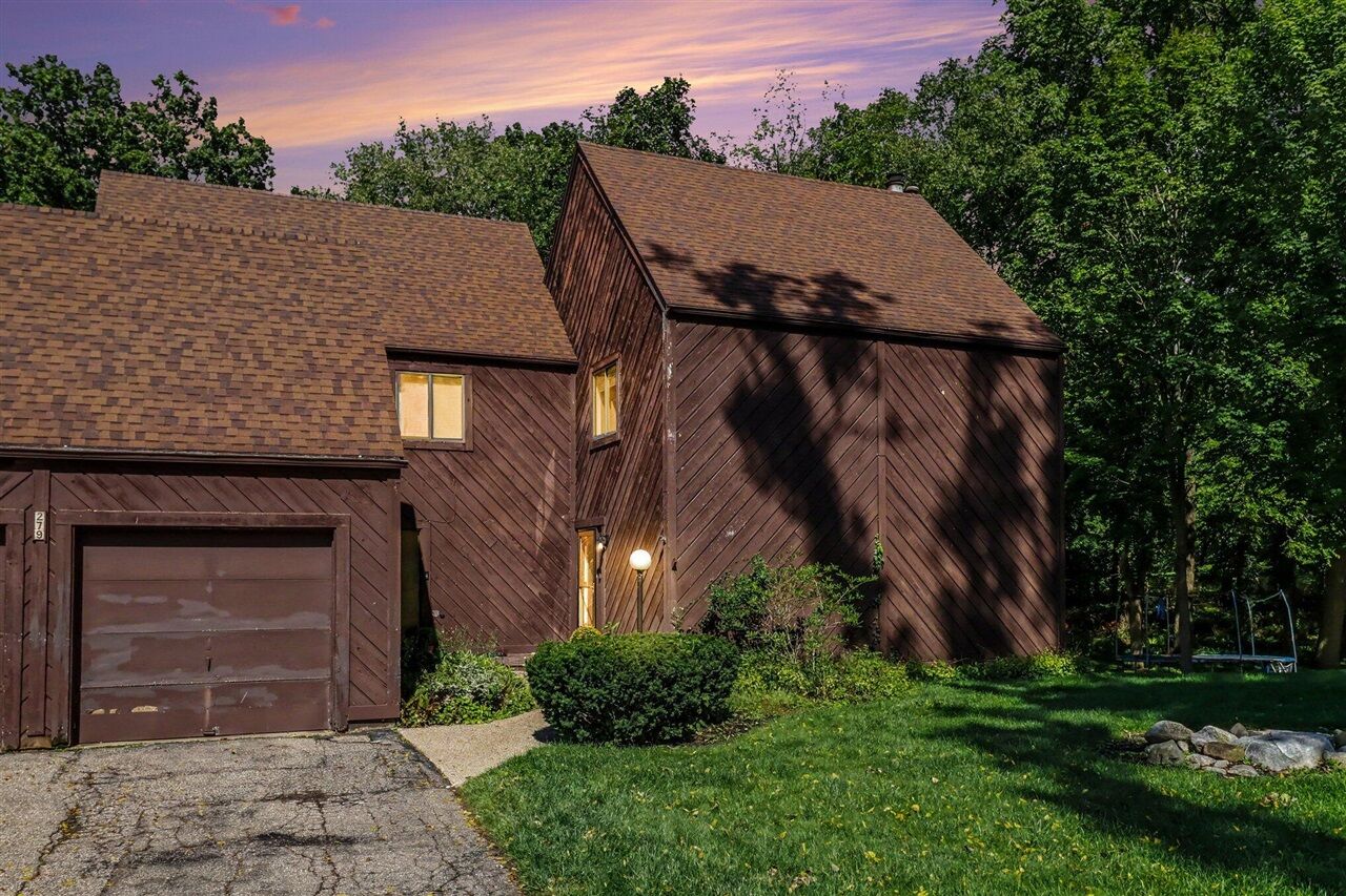 Property Photo:  279 Fairway Court  MI 49080-9169 