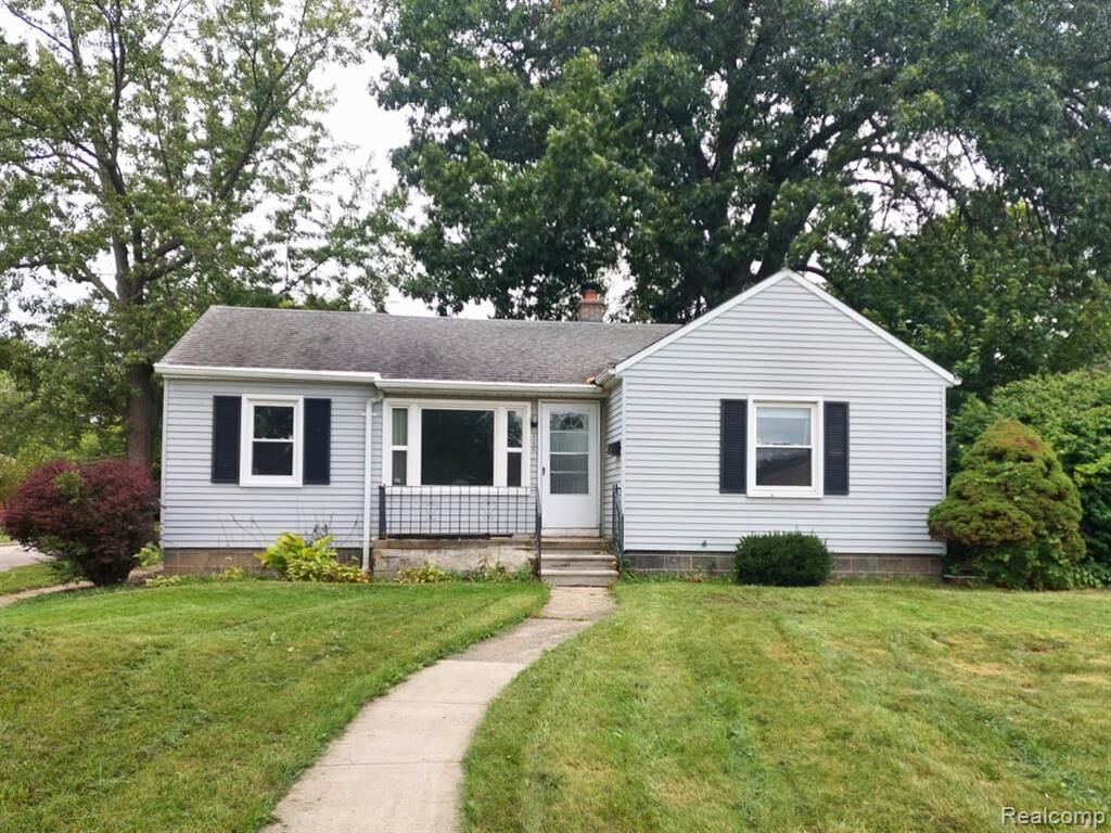 Property Photo:  8601 Riverview Street  MI 48127 1417 