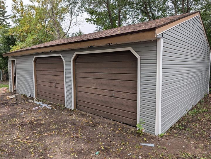 Property Photo:  517 NE 9th Ave  ND 58703-0000 