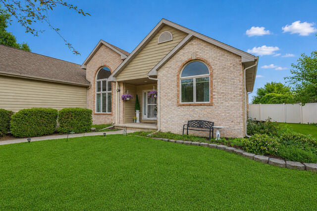 Property Photo: 219 Greenbriar Lane IL 60914