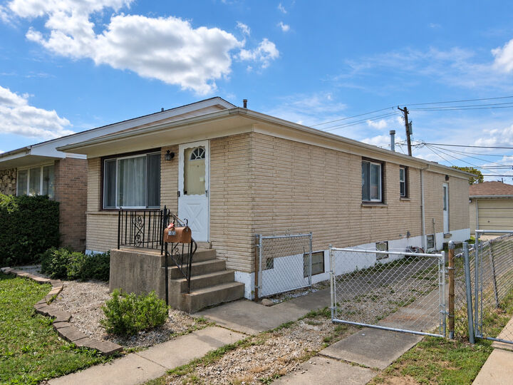 Property Photo:  13024 S Burley Avenue  IL 60633 
