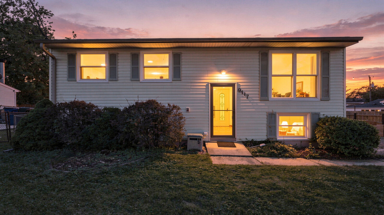 Property Photo: 9417 Hawthorne Avenue IL 60448
