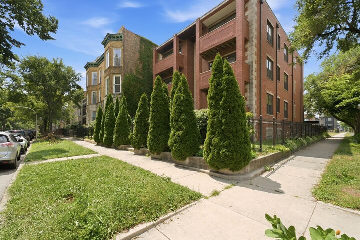 Property Photo:  6500 S Minerva Avenue 3N  IL 60637 