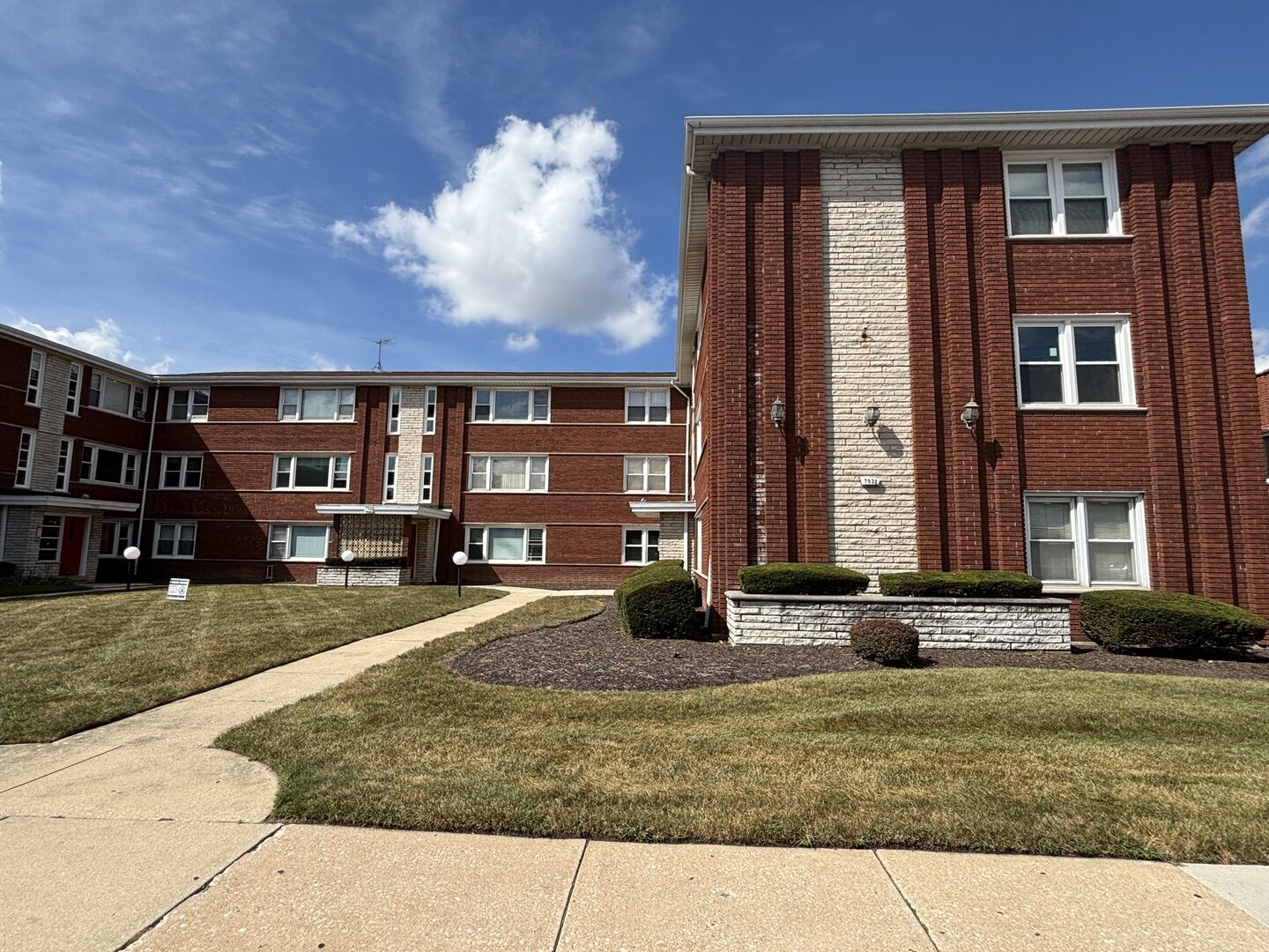 Property Photo:  7932 S Pulaski Road 302  IL 60652 