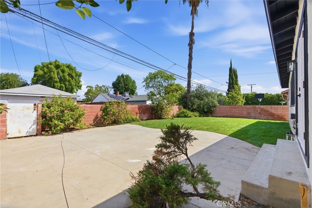 Property Photo:  19649 Friar  CA 91335 