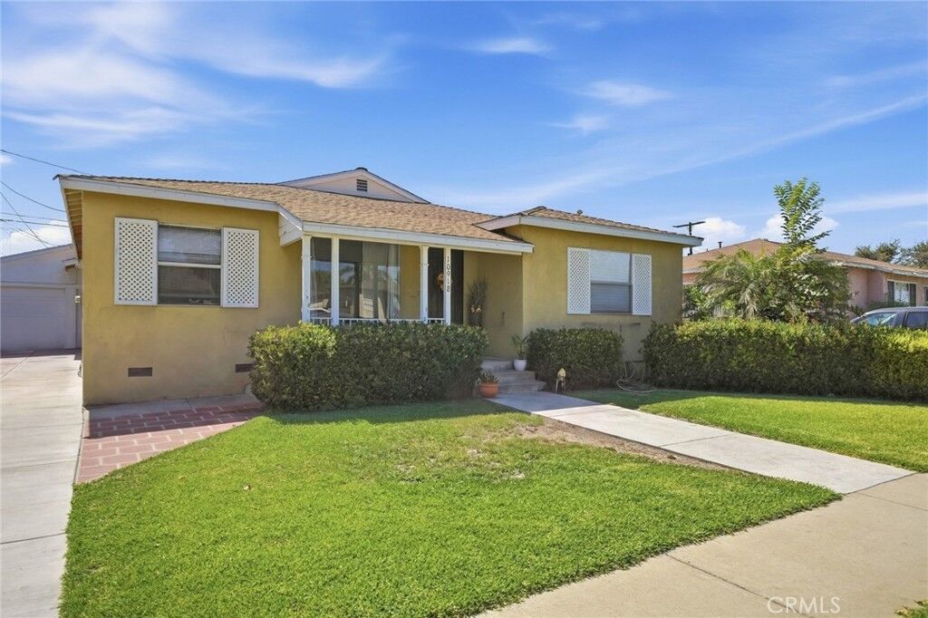 Property Photo:  10918 Flory  CA 90606 