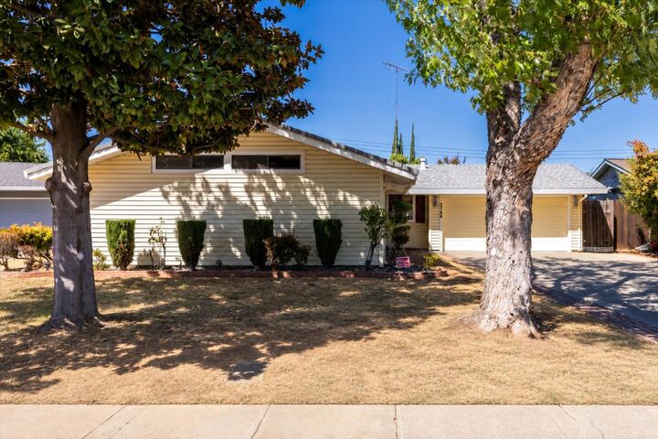 Property Photo:  2744 Los Amigos Drive  CA 95670 