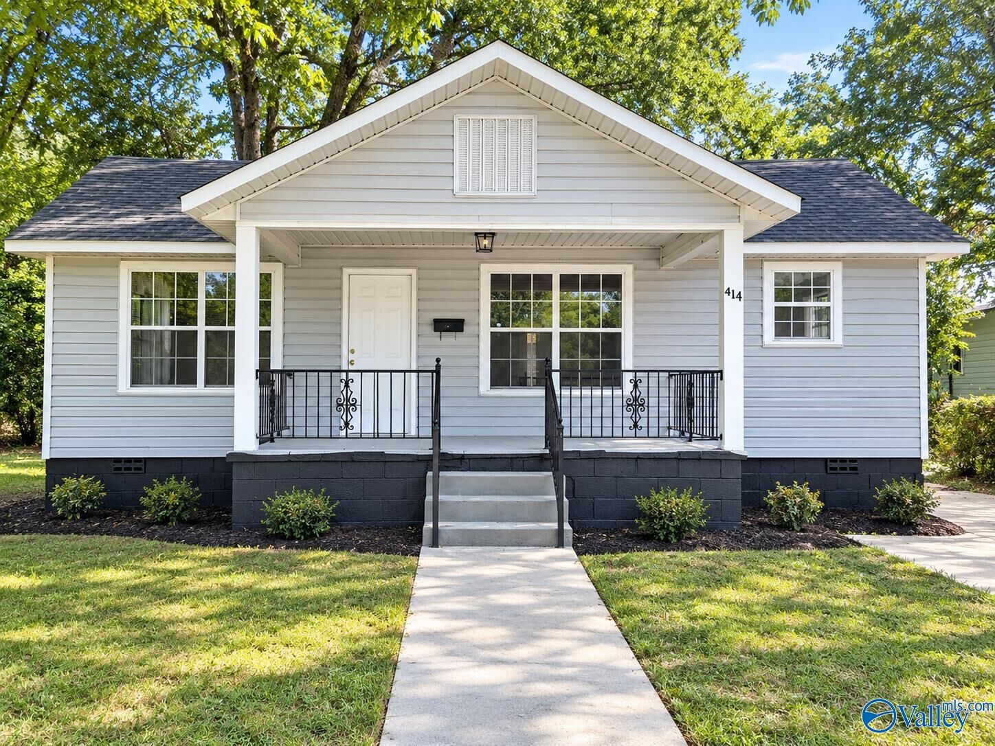 Property Photo:  414 Wilson Street  AL 35901 