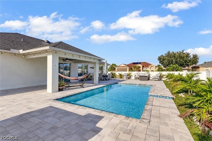 Property Photo: 327 SW 31st Street FL 33914