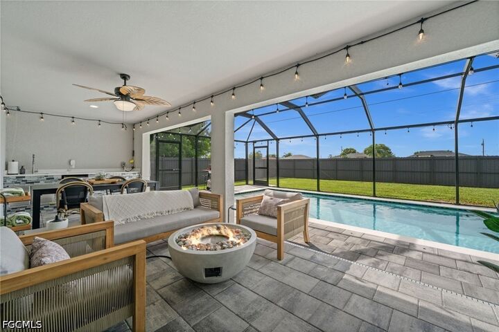 Property Photo: 322 NW 5th Street FL 33993