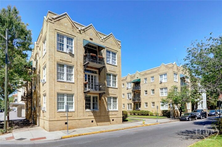 Property Photo:  210 E State Street 20  GA 31401 