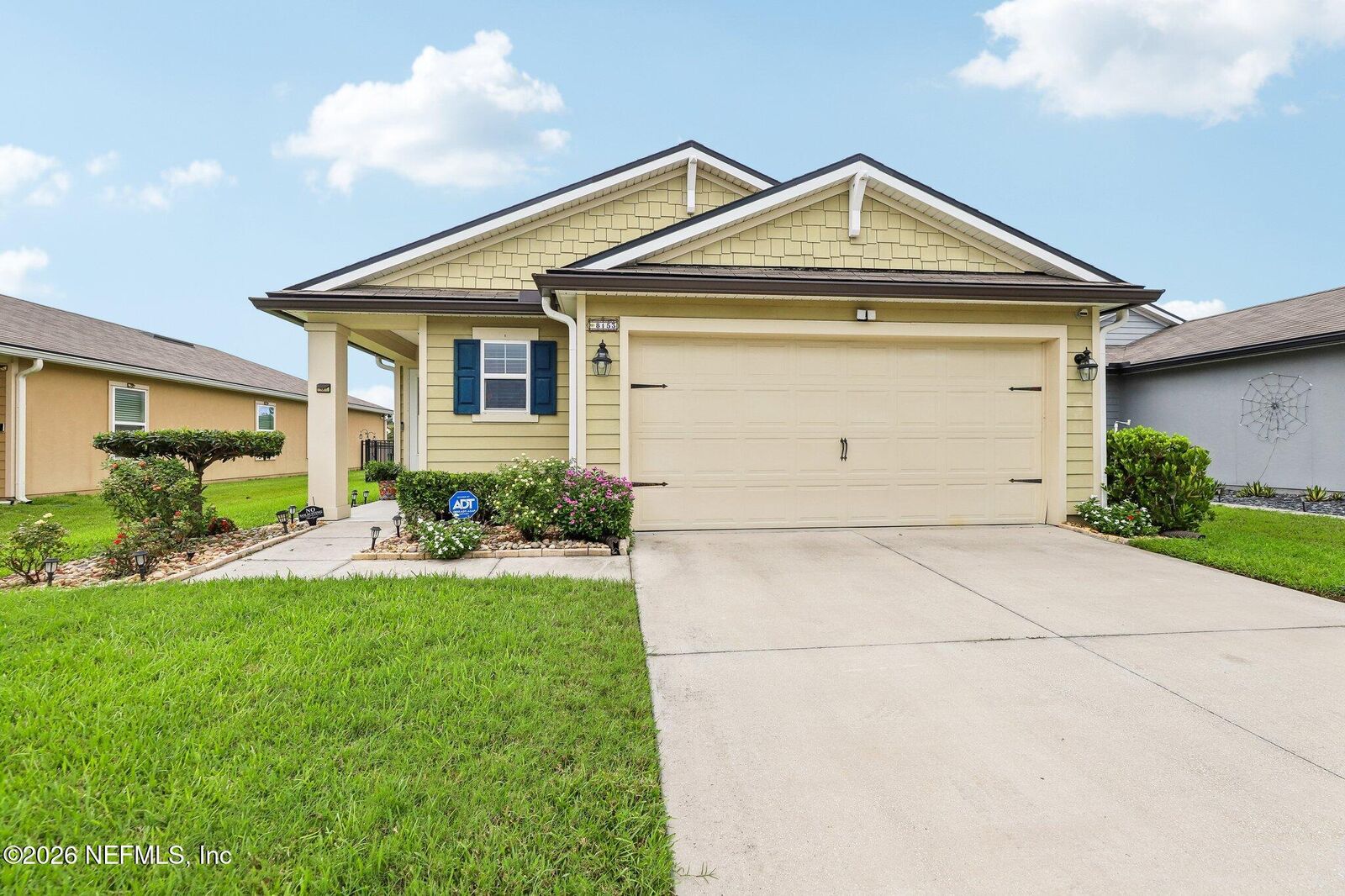 Property Photo: 8153 Meadow Walk Lane FL 32256