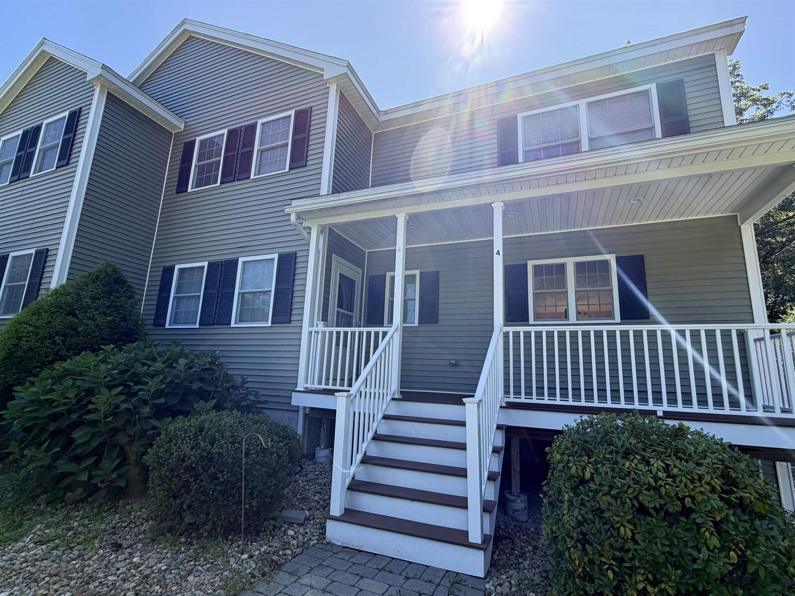 Property Photo:  4 Arbor Way  NH 03076 