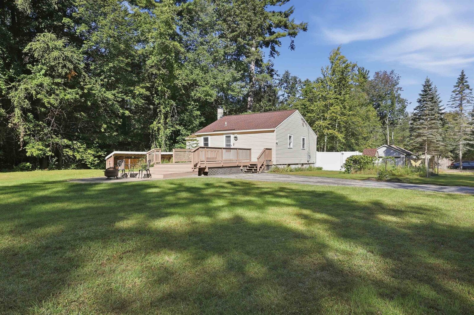 Property Photo:  24 Longa Road  NH 03054 