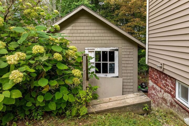 Property Photo:  142 Maple Street  NH 03773 