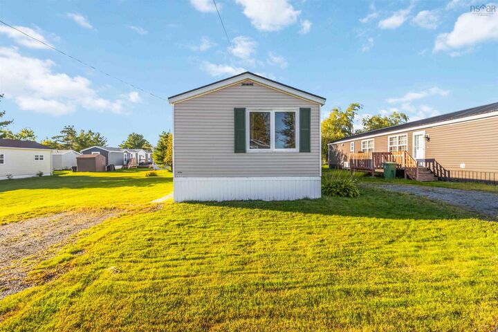 Property Photo:  5 Owen Avenue  NS B0N 1Z0 