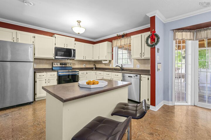 Property Photo:  16 Rothsay Court  NS B4C 3W6 