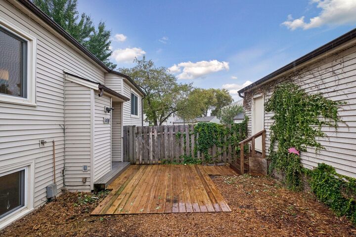 Property Photo: 1498 Woodview Avenue W MN 55122