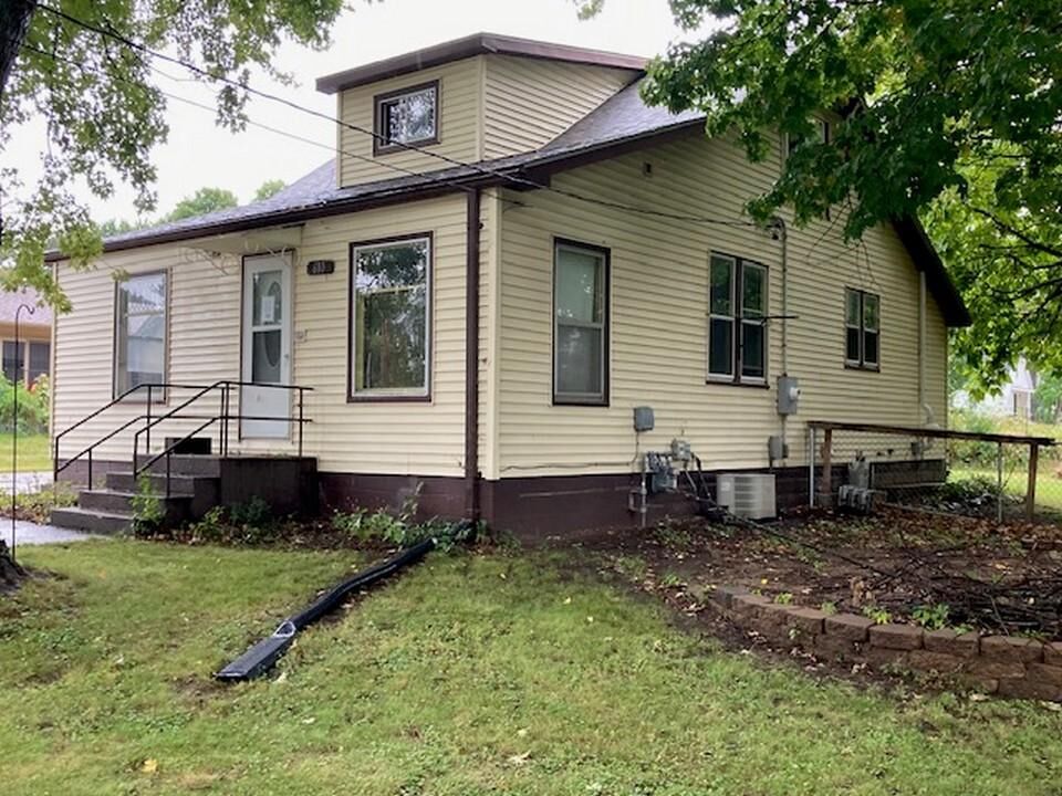 Property Photo:  610 Lake Avenue  MN 56307 