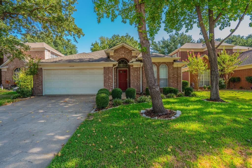 Property Photo:  1828 Newton Drive  TX 75028 
