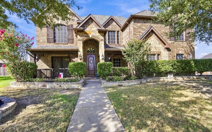 Property Photo: 1861 Chuckwagon Drive TX 76065