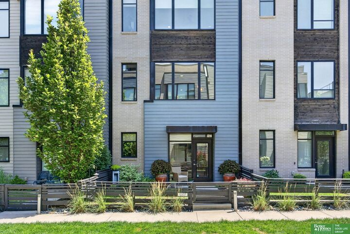 Property Photo: 1207 S 10 Court NE 68108