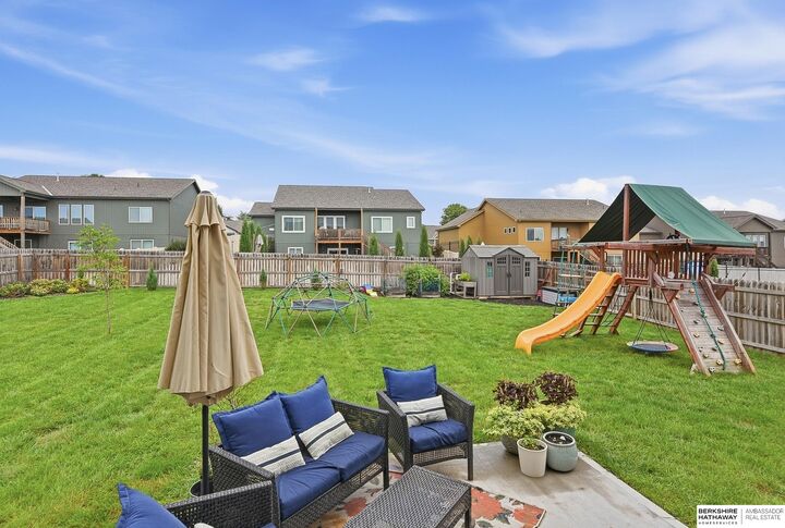 Property Photo:  2016 Hummingbird Drive Drive  NE 68123 