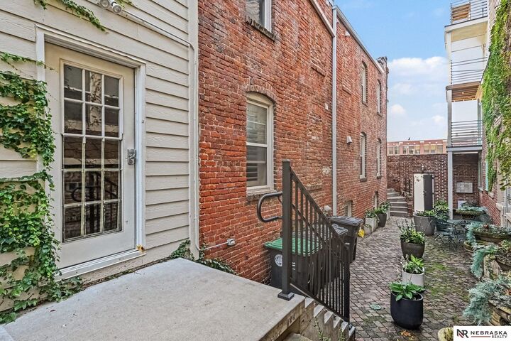 Property Photo:  612 S 18th Street 6  NE 68102 