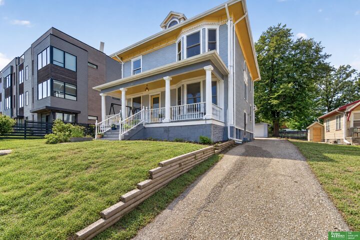 Property Photo: 1224 S 10 Street NE 68108