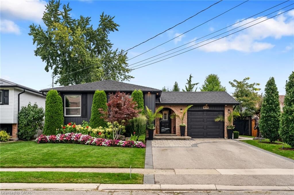 Property Photo:  325 Maccrae Drive  ON N3W 1K5 
