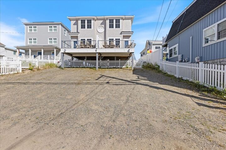 Property Photo:  220 North End Blvd. 2  MA 01952 