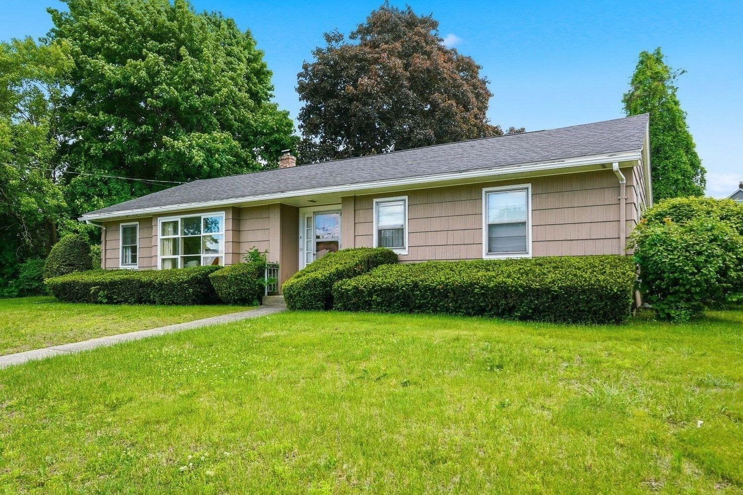Property Photo:  5 Slater  MA 01570 