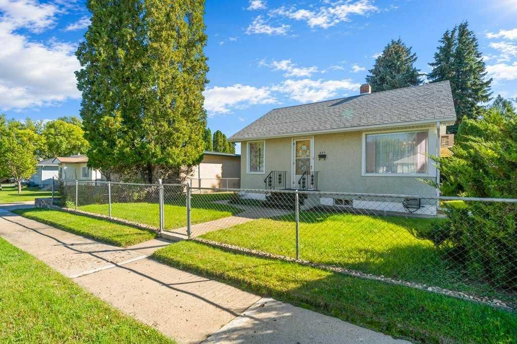 Property Photo:  251 12 Street SE  AB T1A 1V4 