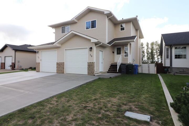 Property Photo:  79 Vista Road SE  AB T1B 0A3 