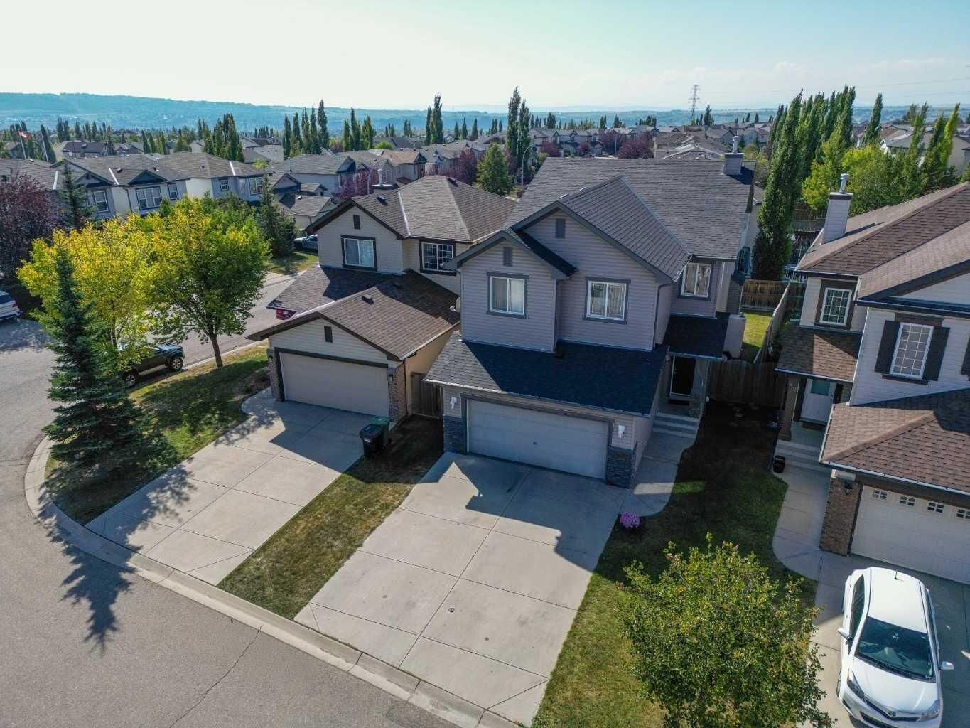 Property Photo: 78 Tuscany Ridge Heights NW AB T3L 2W8